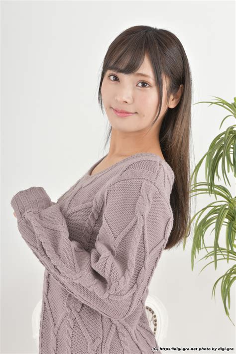 久留木玲 .